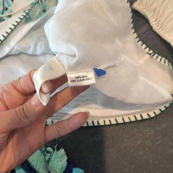 Rococo Sand Silk Geometric Blouse - Picture 8 of 10